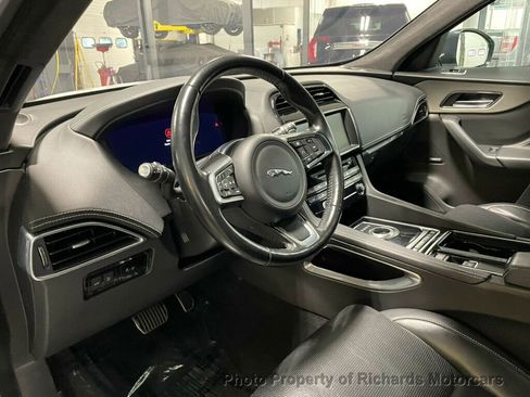 Used 2020 Jaguar F-PACE Checkered Flag image 12