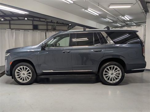 Used 2021 Cadillac Escalade Premium Luxury image 25