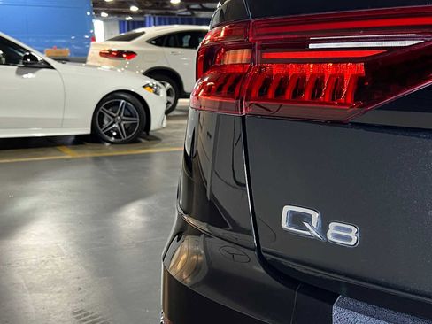Used 2022 Audi Q8 Premium Plus w/ Premium Plus Package image 13