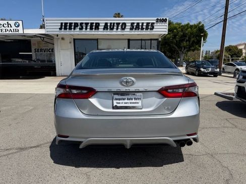 Used 2021 Toyota Camry SE FWD image 6