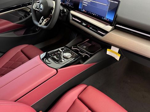 Used 2026 BMW 530i w/ M Sport Package image 28