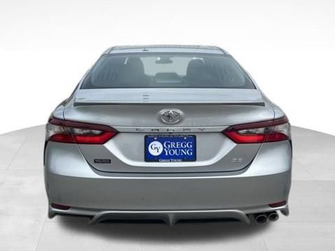 Used 2024 Toyota Camry SE FWD image 4