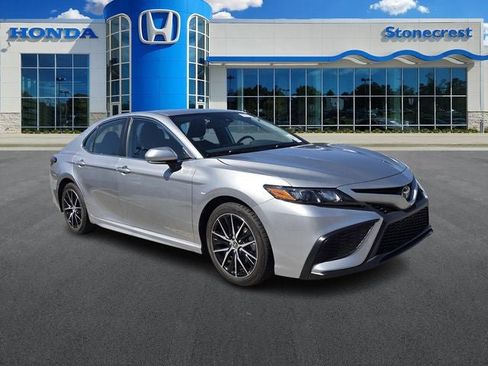 Used 2023 Toyota Camry SE w/ Convenience Package image 1