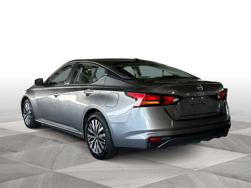 Used 2023 Nissan Altima 2.5 SV FWD image 6