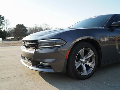 Used 2016 Dodge Charger SXT image 27