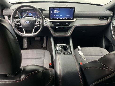 Certified 2025 Ford Explorer ST-Line AWD/4WD image 4