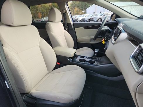 Used 2020 Kia Sorento LX image 15