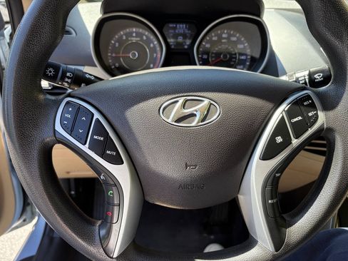 Used 2012 Hyundai Elantra GLS w/ Preferred Pkg 3 FWD image 7