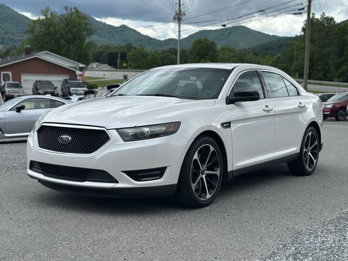 Used 2015 Ford Taurus SHO w/ Equipment Group 401A AWD/4WD image 7