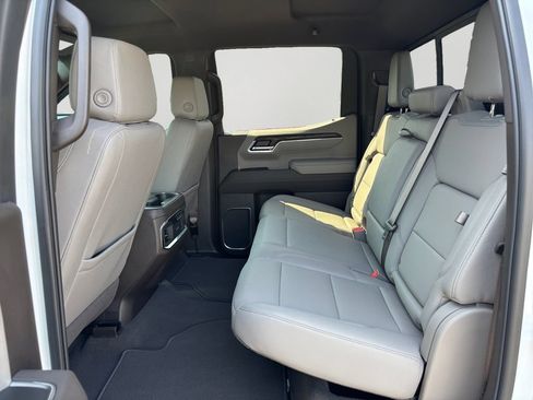 Used 2025 GMC Sierra 1500 SLT w/ SLT Premium Plus Package AWD/4WD image 15