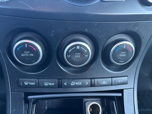 Used 2013 MAZDA MAZDA3 i Touring image 15