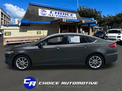 Used 2019 Ford Fusion SE FWD image 3