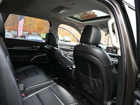 Used 2020 Kia Telluride S w/ S 8 Passenger Seating Package image 17