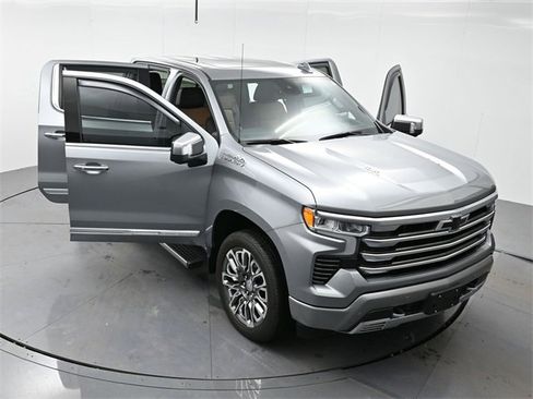 Used 2024 Chevrolet Silverado 1500 High Country image 45