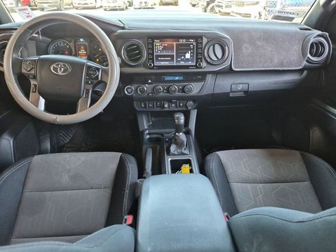 Used 2022 Toyota Tacoma TRD Sport w/ Technology Package AWD/4WD image 14