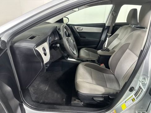 Used 2017 Toyota Corolla LE image 11