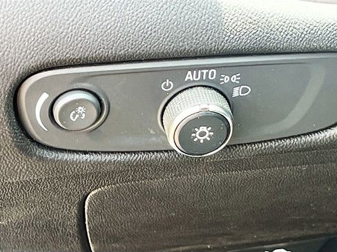 Used 2022 Chevrolet Malibu LT FWD image 10
