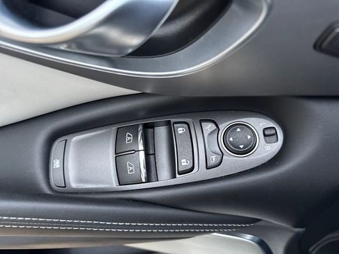 Used 2022 INFINITI Q60 3.0t Luxe w/ Essential Package image 18