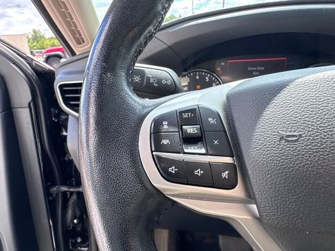 Used 2022 Ford Explorer Limited w/ Equipment Group 301A AWD/4WD image 14