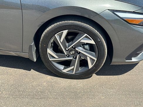 Used 2025 Hyundai Elantra Sport image 12