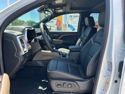 New 2026 GMC Canyon Denali w/ LPO, Black Badging Package AWD/4WD image 17