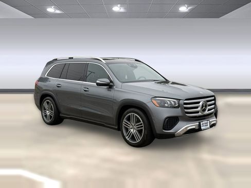 Used 2024 Mercedes-Benz GLS 450 4MATIC image 6