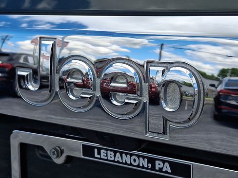 Used 2011 Jeep Grand Cherokee Overland AWD/4WD image 33