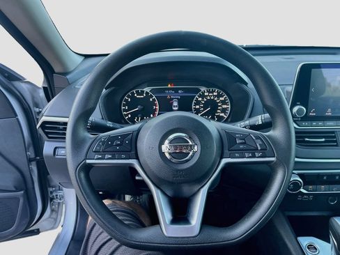 Used 2022 Nissan Altima 2.5 SV AWD/4WD image 11