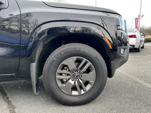 Used 2025 Nissan Frontier SV w/ SV Convenience Package image 27