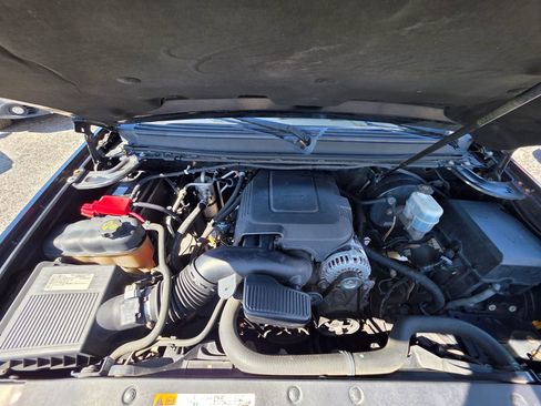 Used 2012 Cadillac Escalade 2WD image 25