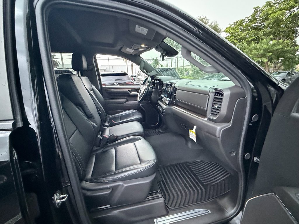 Used 2024 Chevrolet Silverado 1500 LT AWD/4WD image 15