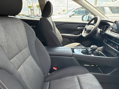 Used 2026 Nissan Rogue SV FWD image 29