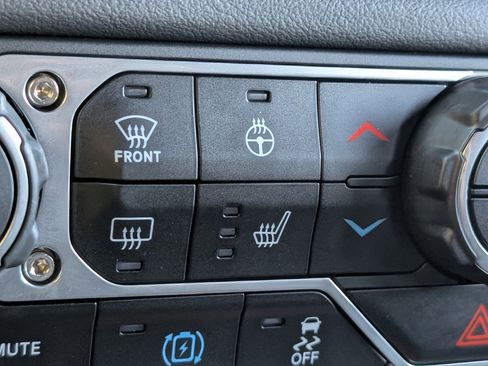 Used 2025 Jeep Wrangler Sahara w/ Safety Group image 32