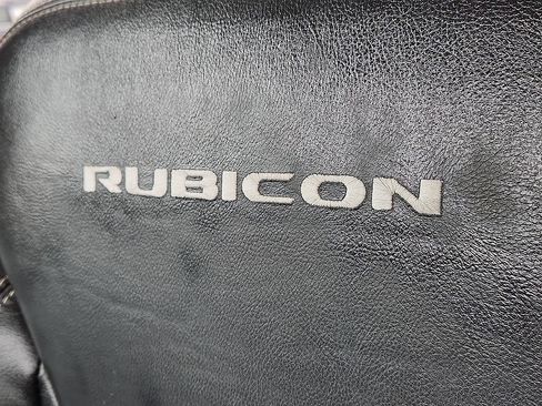 Used 2017 Jeep Wrangler Unlimited Rubicon w/ Connectivity Group AWD/4WD image 10