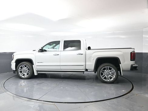 Used 2018 GMC Sierra 1500 Denali w/ Denali Ultimate Package AWD/4WD image 11