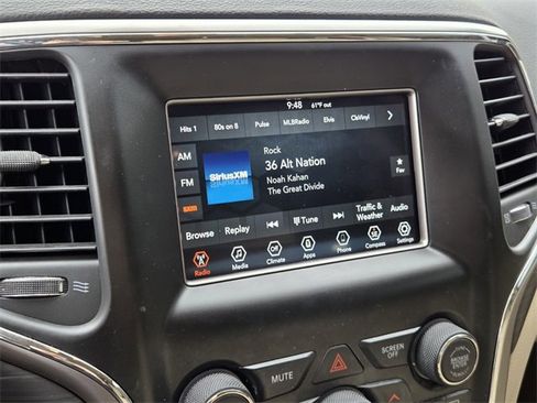 Used 2019 Jeep Grand Cherokee Laredo image 20