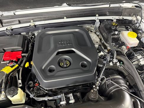 Certified 2025 Jeep Wrangler Sport S image 32