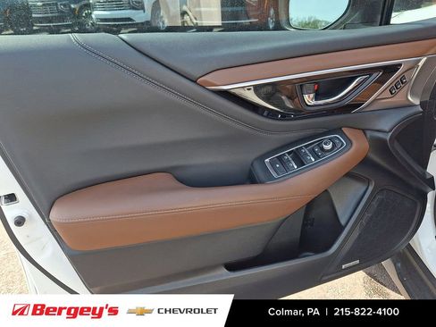 Used 2022 Subaru Outback Touring AWD/4WD image 16