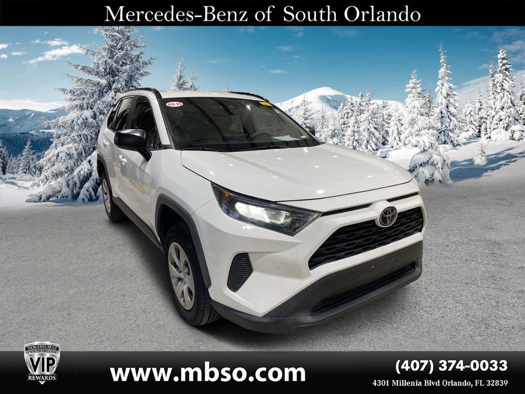 Used 2021 Toyota RAV4 LE AWD/4WD image 1