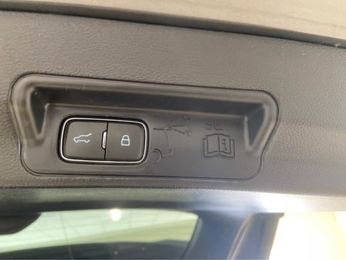 Used 2022 Ford Explorer Platinum w/ Equipment Group 601A image 10