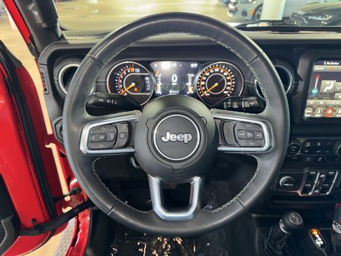Used 2018 Jeep Wrangler Unlimited Sahara image 21