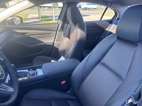 New 2026 MAZDA MAZDA3 2.5 Turbo Sedan w/Premium Plus image 9