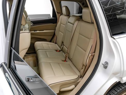Used 2015 Jeep Grand Cherokee Overland w/ Advanced Technology Group RWD image 37