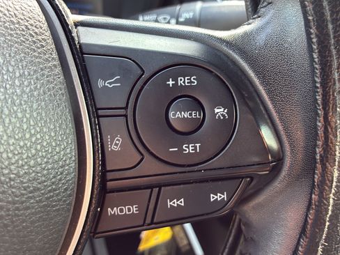 Used 2021 Toyota Corolla SE FWD image 38