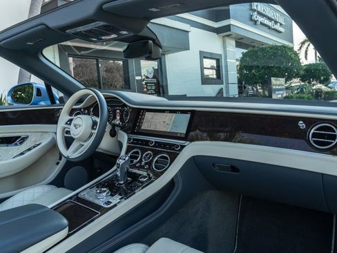 Used 2022 Bentley Continental GT image 23