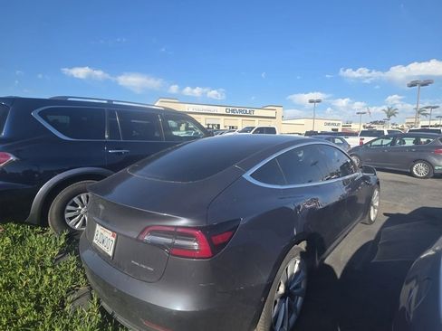 Used 2018 Tesla Model 3 Long Range image 3