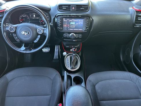 Used 2018 Kia Soul + FWD image 10