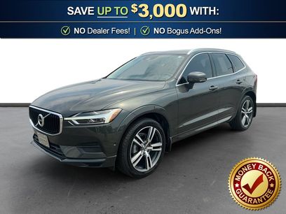 Used 2019 Volvo XC60 T5 Momentum w/ Multimedia Package