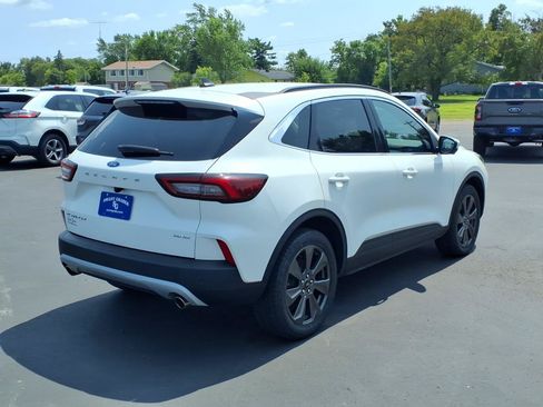 Used 2024 Ford Escape Platinum AWD/4WD image 6