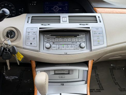 Used 2005 Toyota Avalon XLS FWD image 32